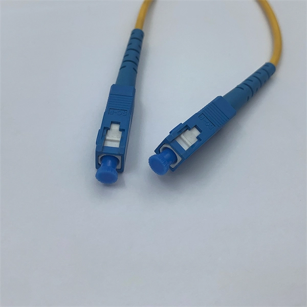 Methods for detecting loose connections in fiber optic cable junction boxes