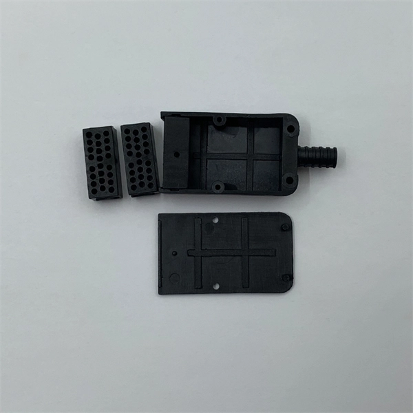 Concealed installation of two-circuit distribution boxes