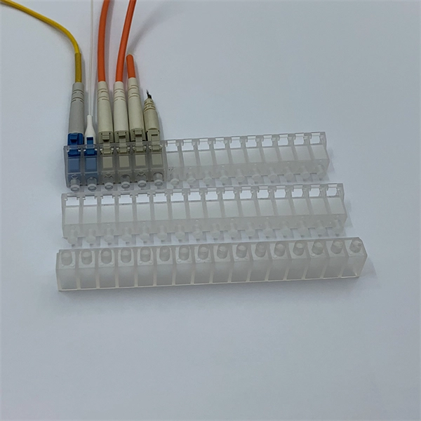 Raman amplifier 10G available PDF preview