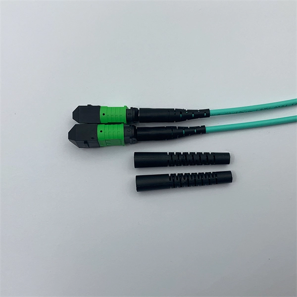 What is the tool used for splicing fiber optic cables called  PDF preview